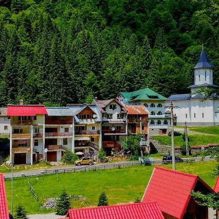 Деревянный коттедж Casa Miorita *